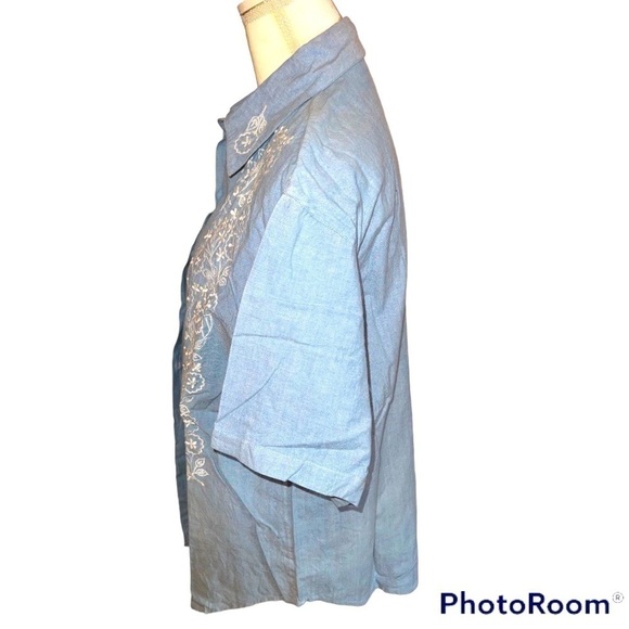 JUST Class light denim blouse with embroidered flowers, all cotton, L, NWOT - Picture 6 of 7
